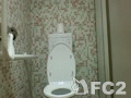 アダルト動画：公衆トイレでオナニー